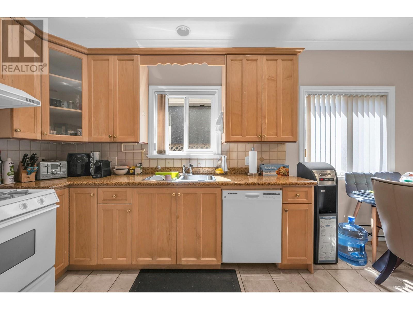 4989 Smith Avenue, Burnaby, British Columbia  V5G 2W6 - Photo 11 - R2988932