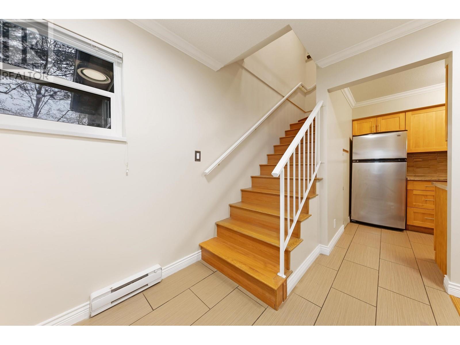 3058 Smith Avenue, Burnaby, British Columbia  V5G 4M6 - Photo 10 - R2989214