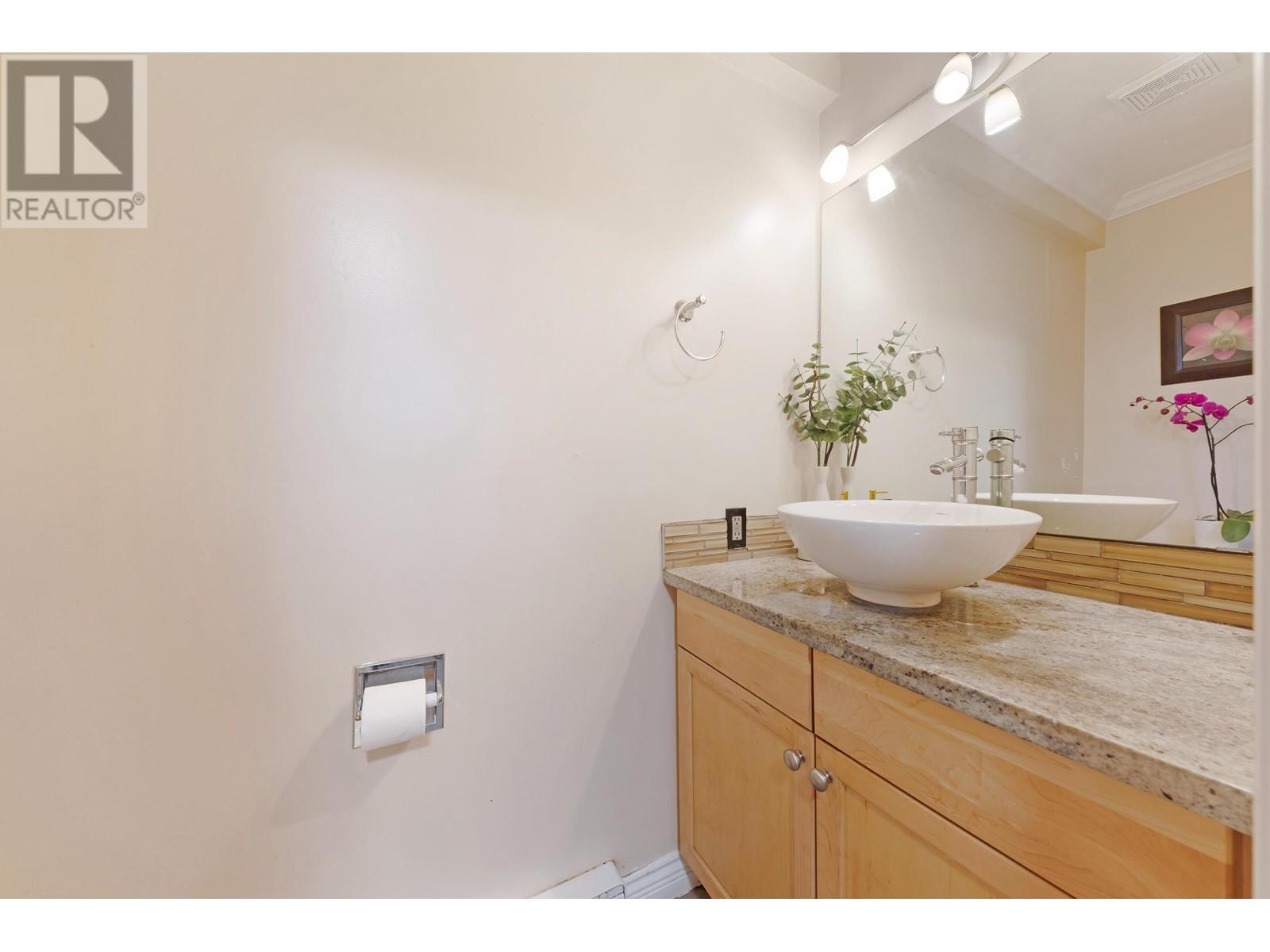 3058 Smith Avenue, Burnaby, British Columbia  V5G 4M6 - Photo 16 - R2989214