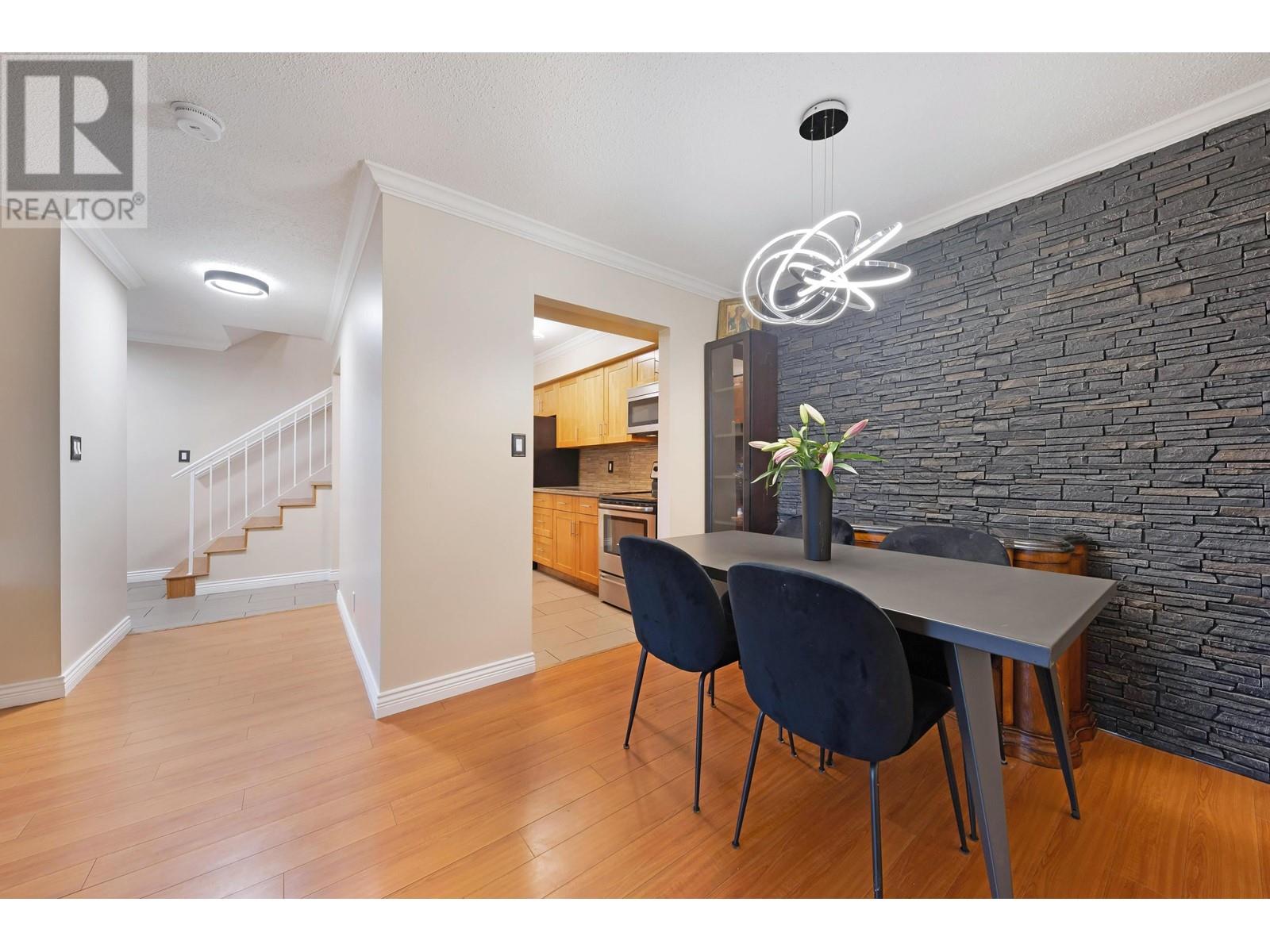 3058 Smith Avenue, Burnaby, British Columbia  V5G 4M6 - Photo 6 - R2989214