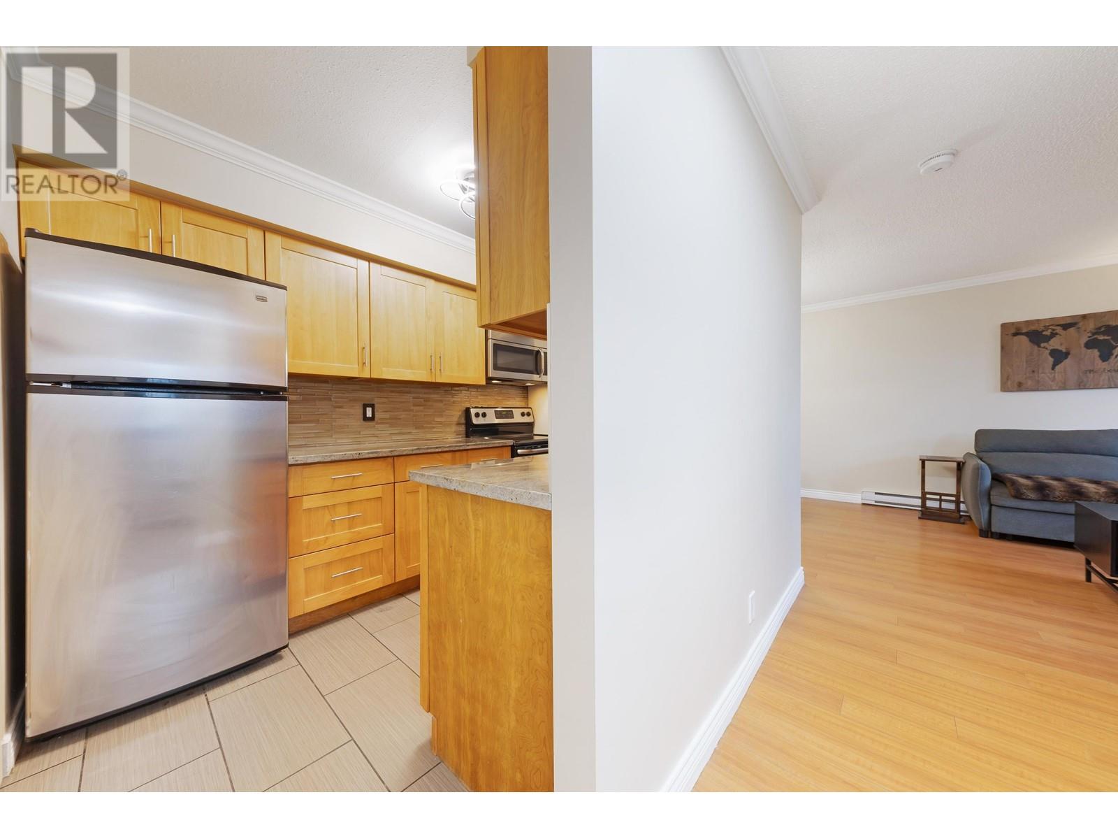3058 Smith Avenue, Burnaby, British Columbia  V5G 4M6 - Photo 9 - R2989214