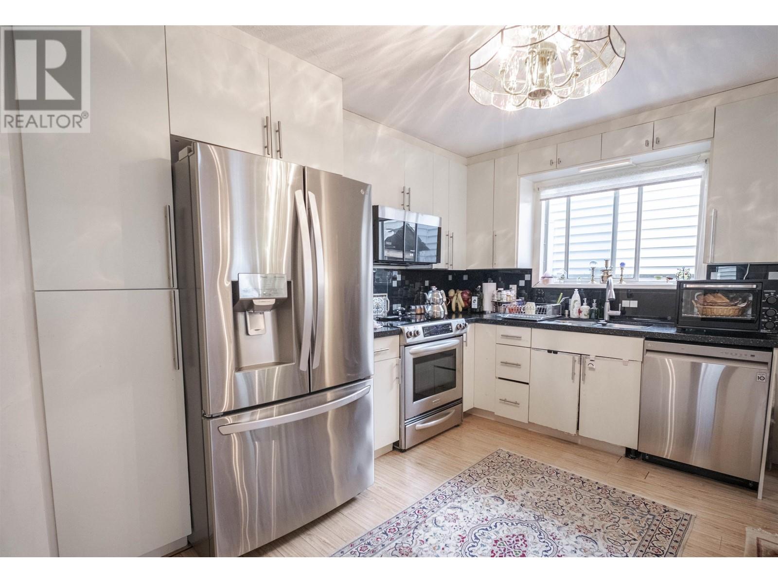 1709 Tatlow Avenue, North Vancouver, British Columbia  V7P 3A1 - Photo 13 - R2989216