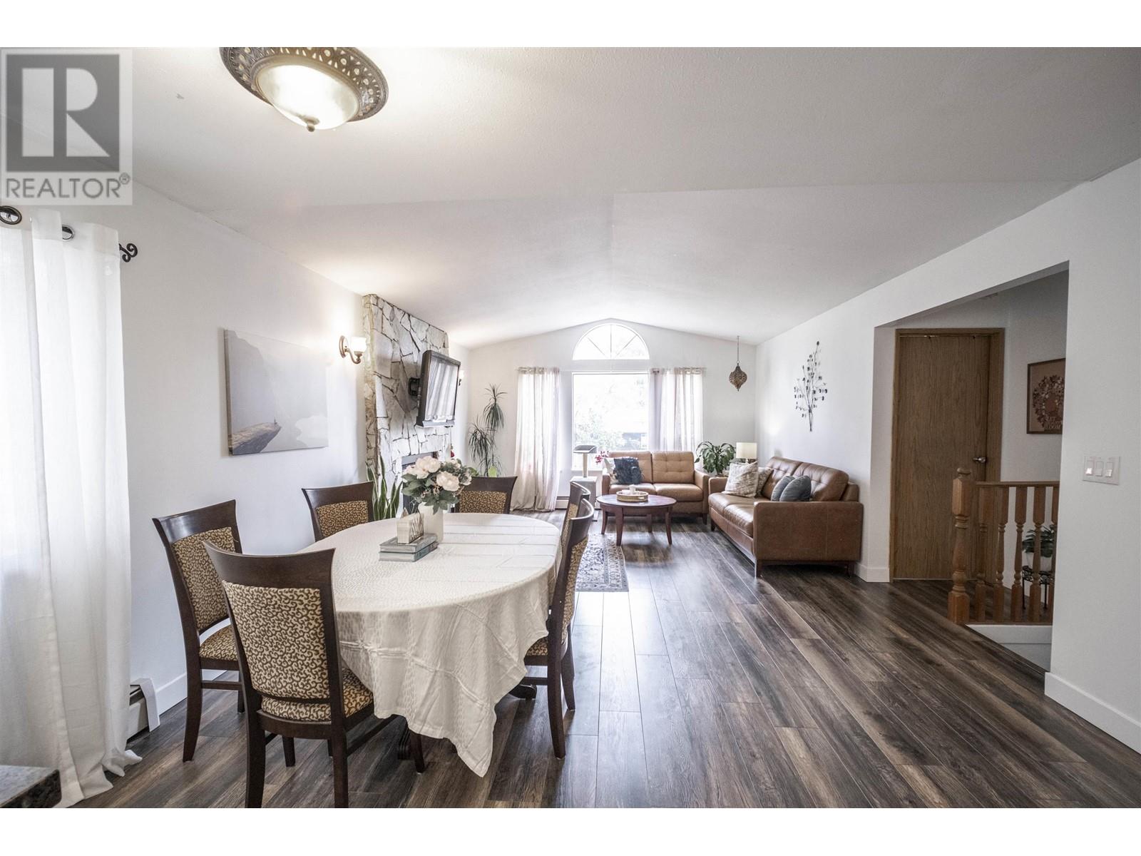 1709 Tatlow Avenue, North Vancouver, British Columbia  V7P 3A1 - Photo 6 - R2989216