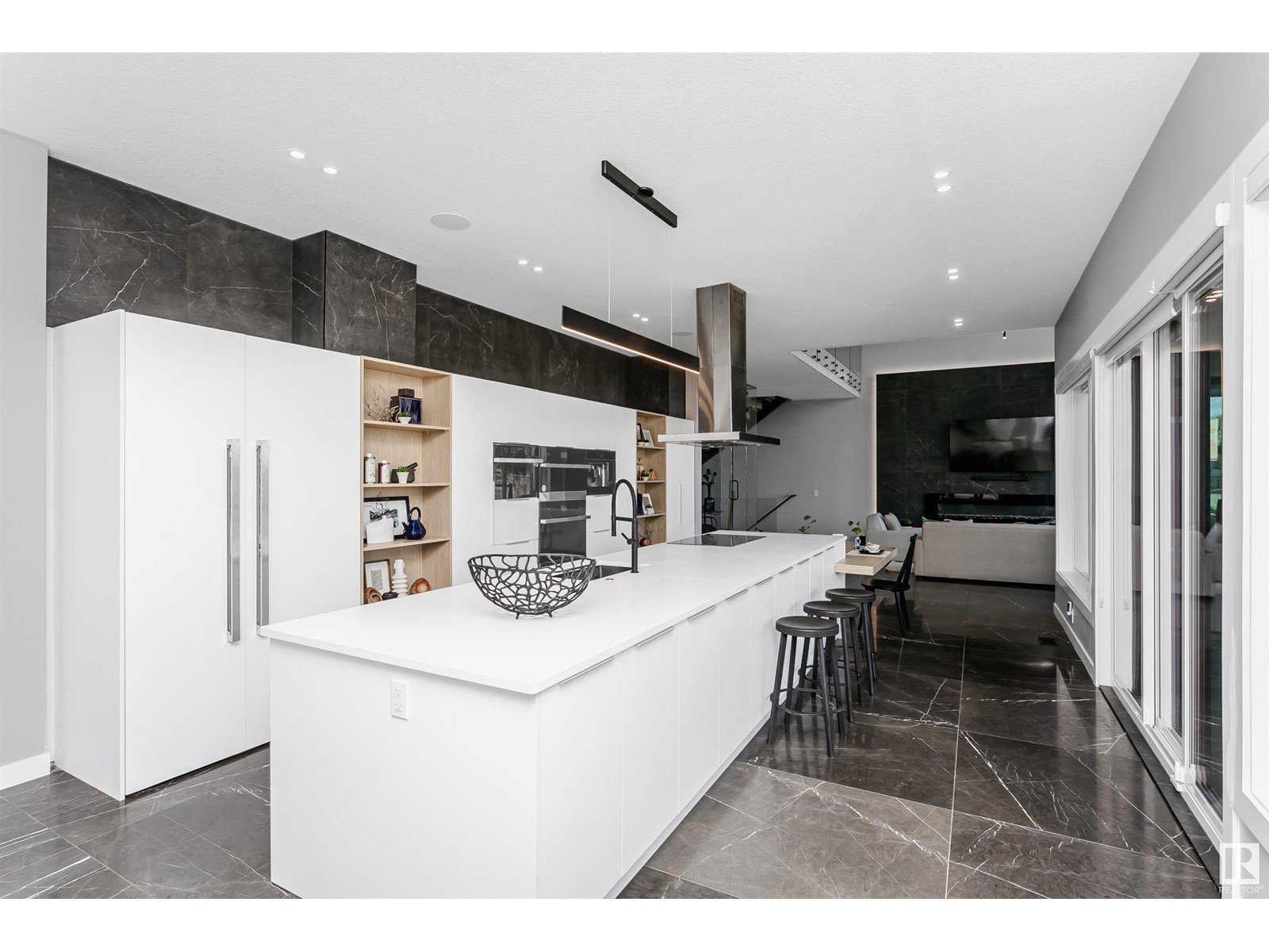 Property at 4410 WINGFIELD CA NW image 2