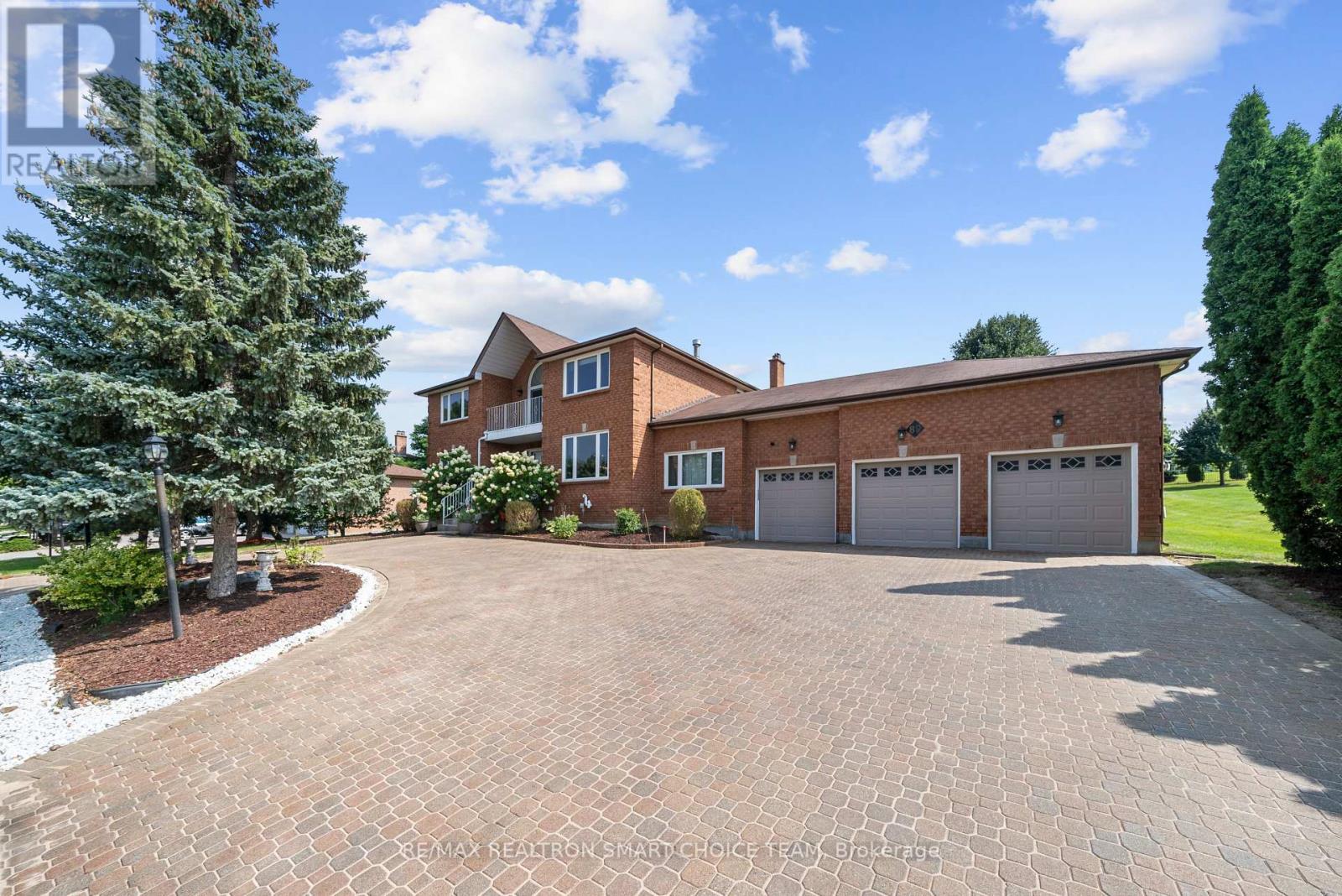 Property at 89 BECKENRIDGE DRIVE image 2