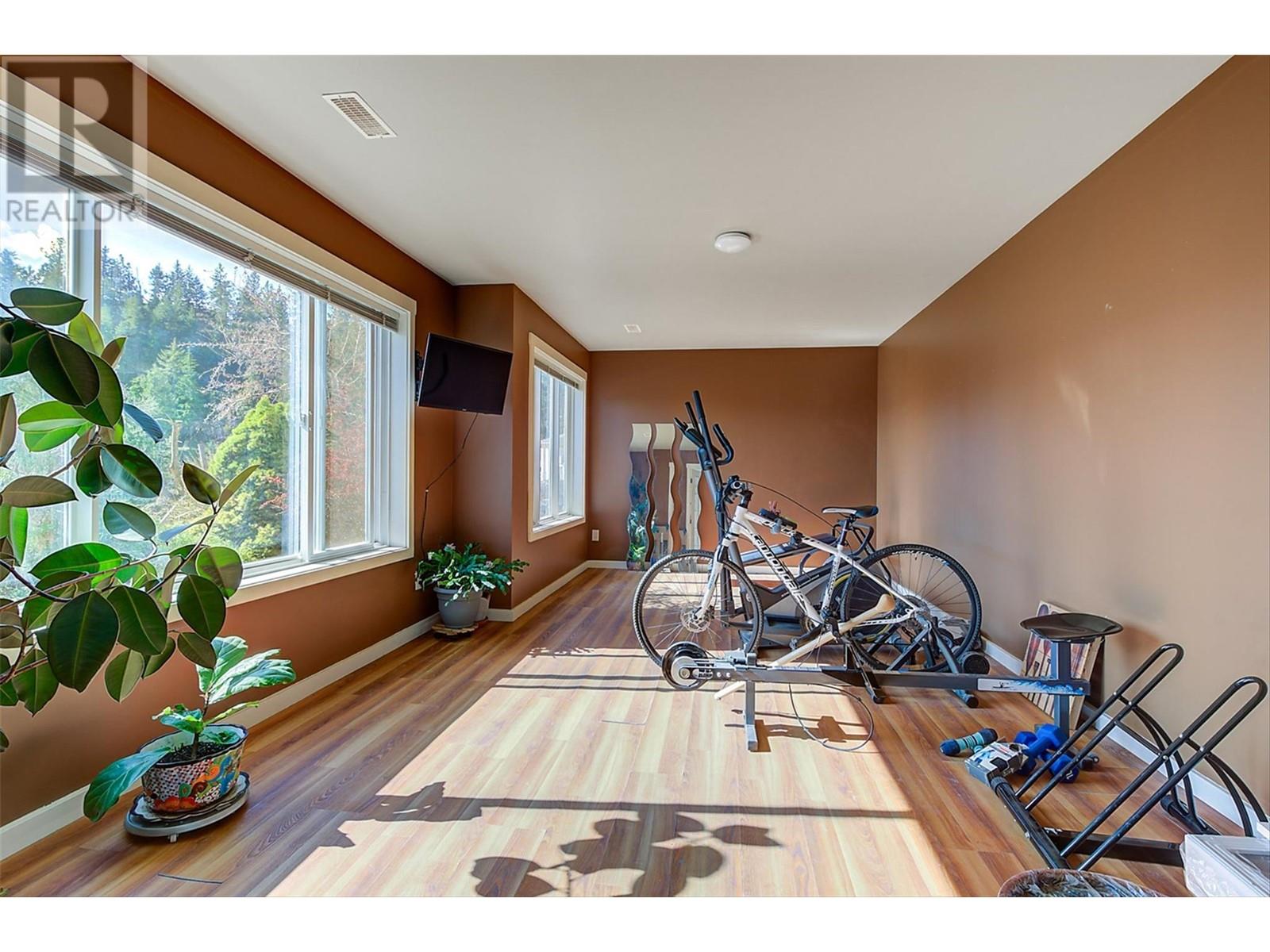 Property at 3065 Lakeview Cove Road image 5
