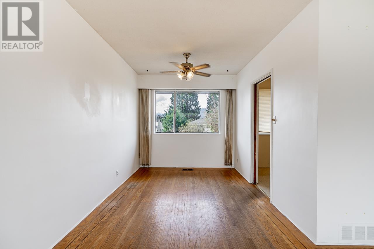 6907 Dunnedin Street, Burnaby, British Columbia  V5B 1Z1 - Photo 8 - R2988352