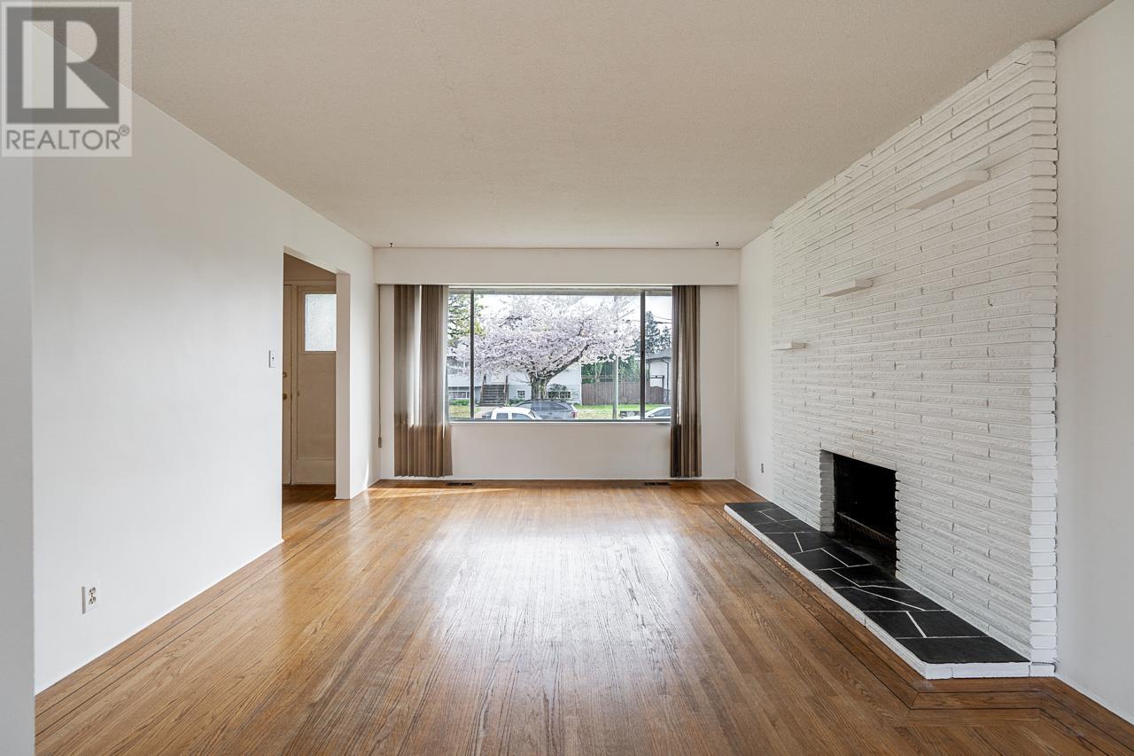 6907 Dunnedin Street, Burnaby, British Columbia  V5B 1Z1 - Photo 6 - R2988352