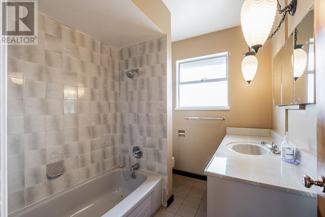6907 Dunnedin Street, Burnaby, British Columbia  V5B 1Z1 - Photo 21 - R2988352