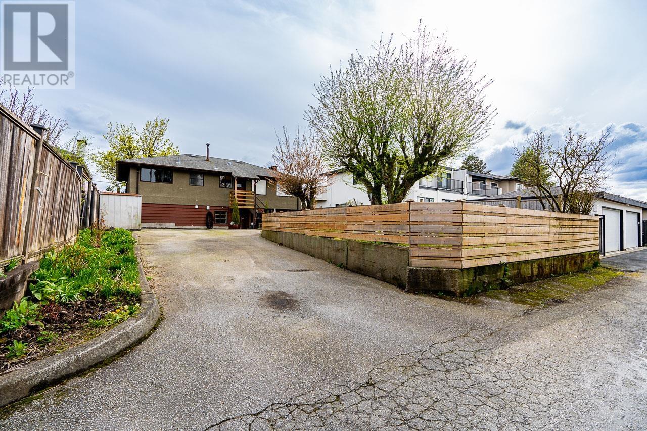 6907 Dunnedin Street, Burnaby, British Columbia  V5B 1Z1 - Photo 37 - R2988352