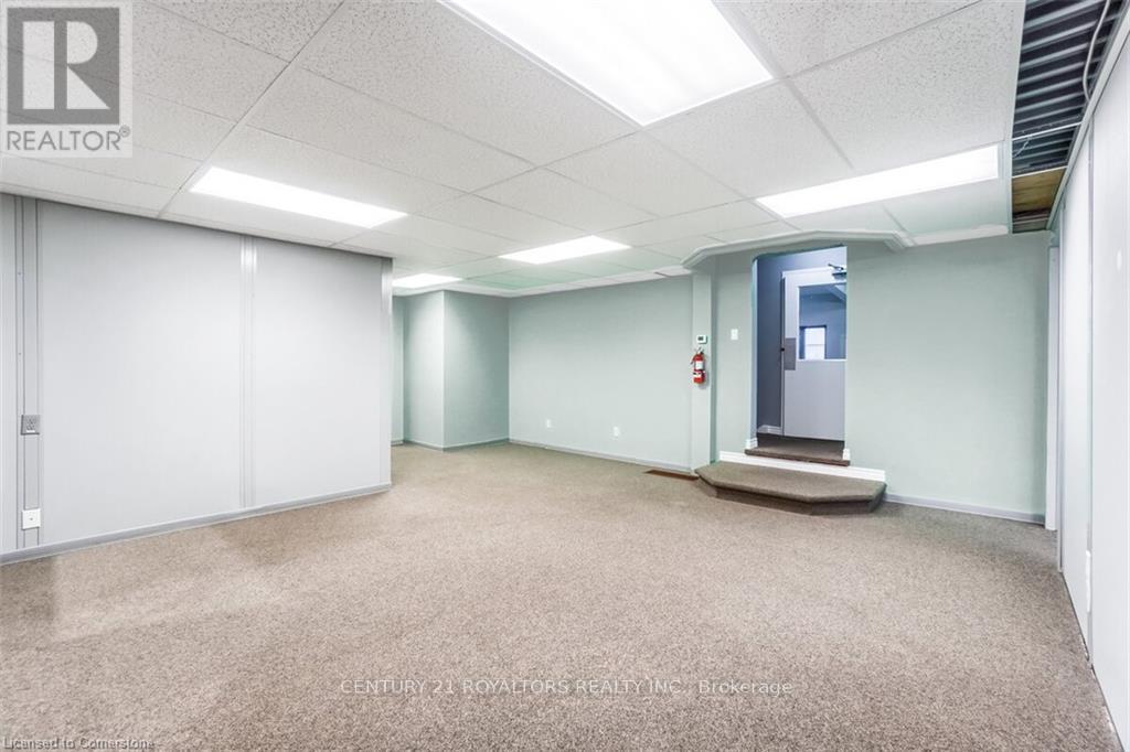 1015 Ridgeway Road, Woodstock, Ontario  N4V 1E2 - Photo 10 - X12075754