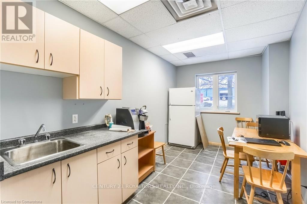 1015 Ridgeway Road, Woodstock, Ontario  N4V 1E2 - Photo 15 - X12075754