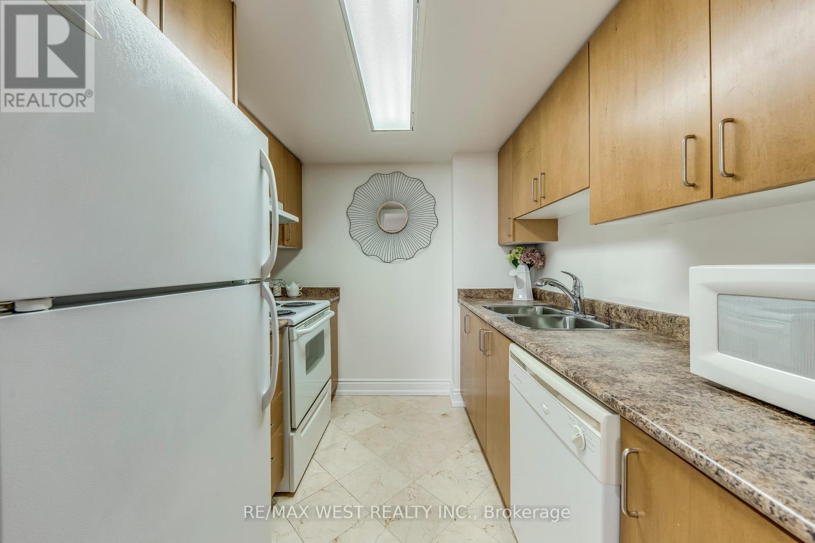 710 - 2088 Lawrence Avenue W, Toronto, Ontario  M9N 3Z9 - Photo 14 - W12076219