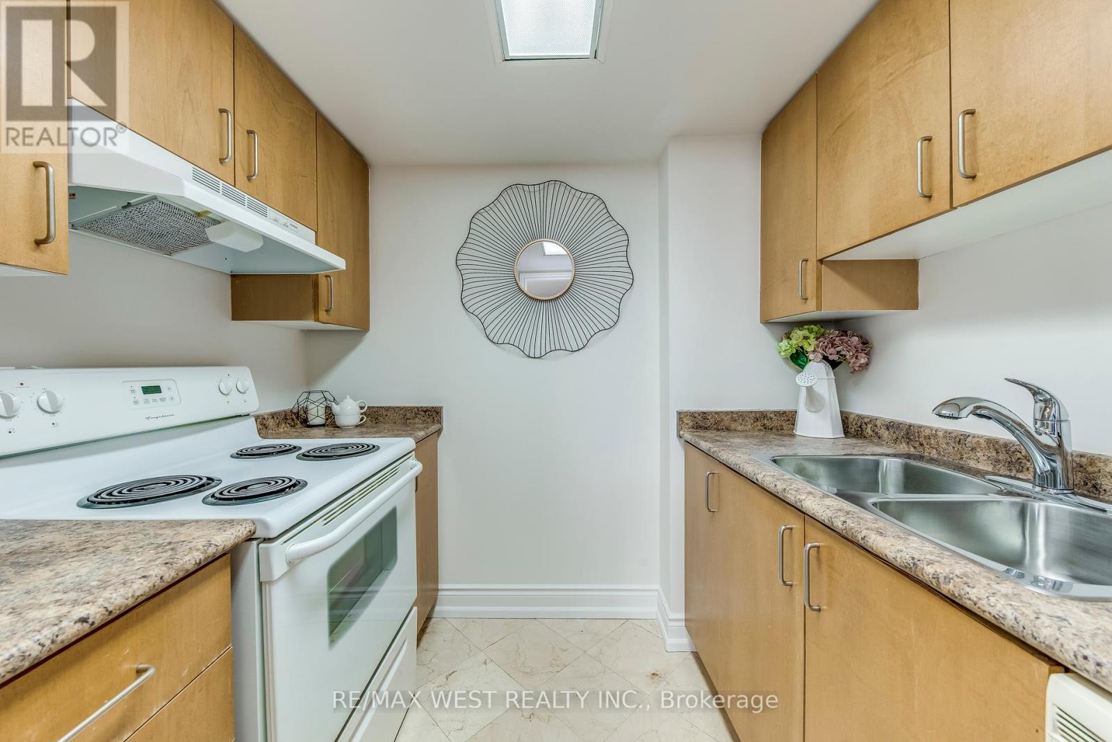 710 - 2088 Lawrence Avenue W, Toronto, Ontario  M9N 3Z9 - Photo 16 - W12076219