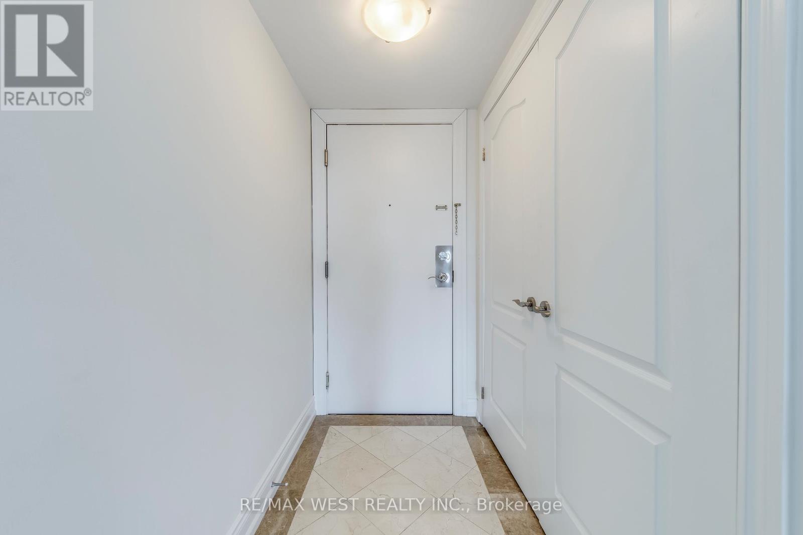 710 - 2088 Lawrence Avenue W, Toronto, Ontario  M9N 3Z9 - Photo 4 - W12076219