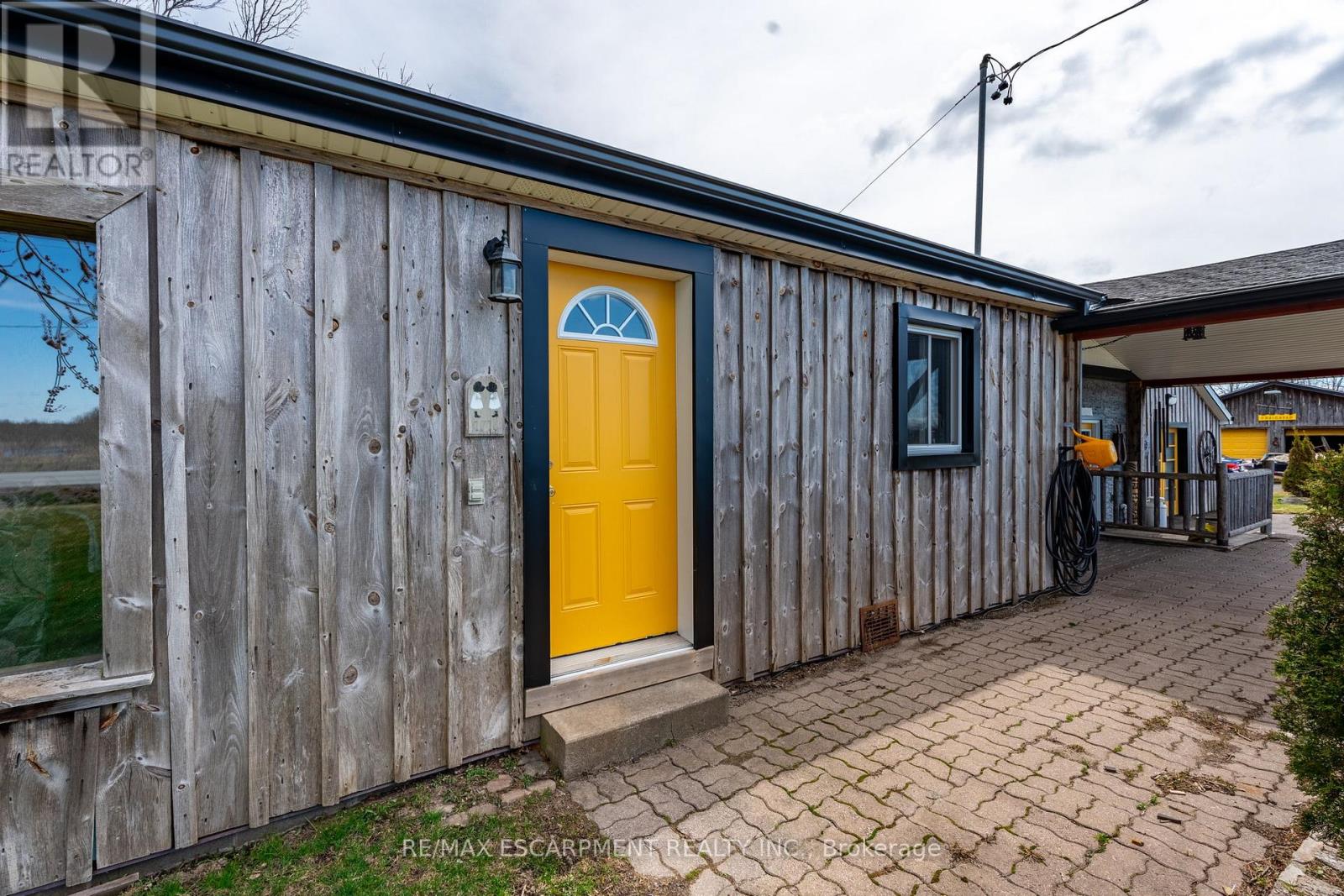 1716 Sunset Drive, Fort Erie, Ontario  L2A 5M4 - Photo 7 - X12076245