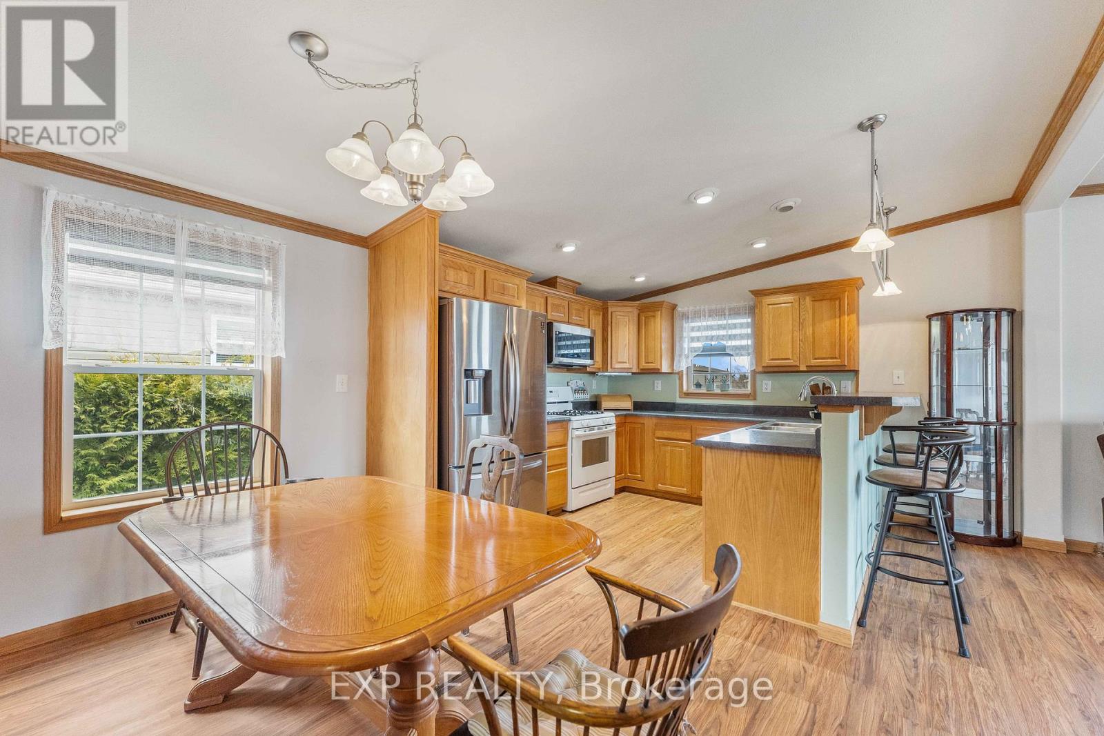 56 Creekside Circle, Kawartha Lakes (Verulam), Ontario  K0M 1L0 - Photo 8 - X12076264