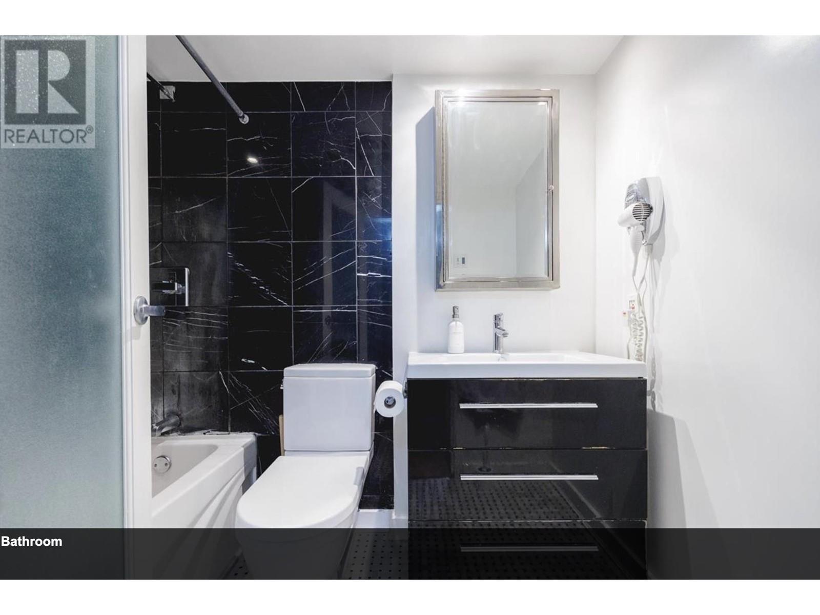 Listing Picture 13 of 17 : 201 1640 W 11TH AVENUE, Vancouver / 溫哥華 - 魯藝地產 Yvonne Lu Group - MLS Medallion Club Member