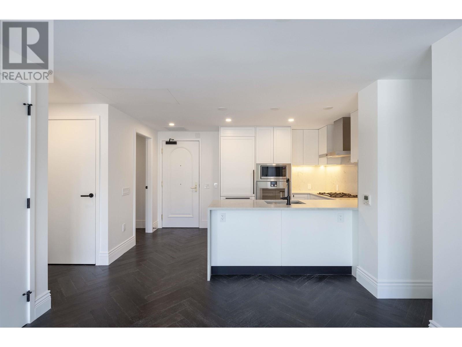 211 2096 W 47th Avenue, Vancouver, British Columbia  V6M 2M7 - Photo 3 - R2989029