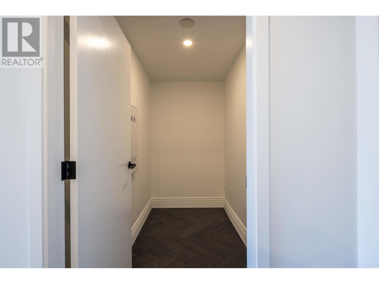 211 2096 W 47th Avenue, Vancouver, British Columbia  V6M 2M7 - Photo 7 - R2989029