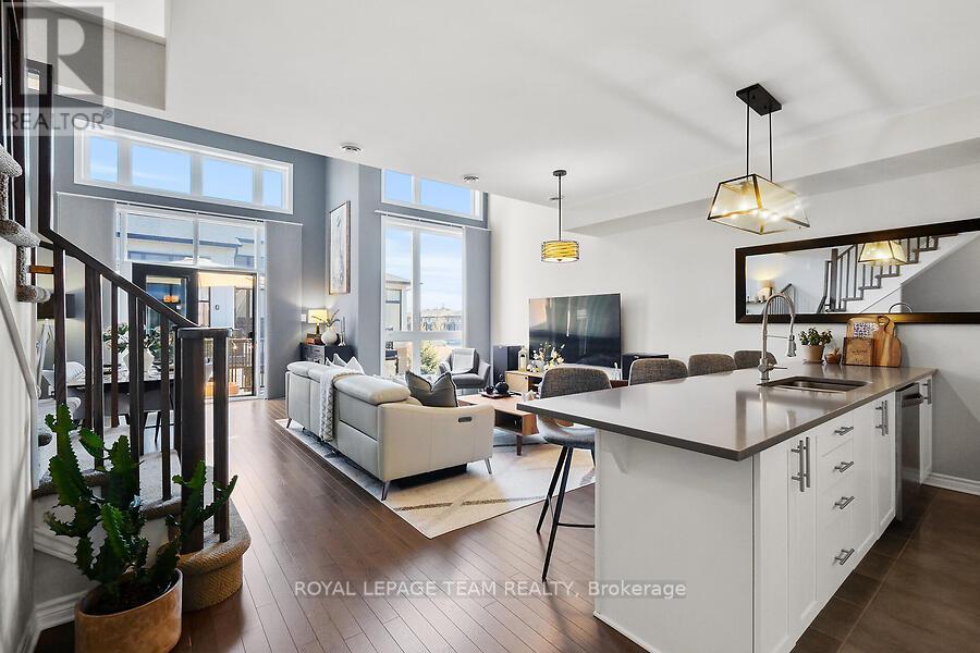 Property at 270 PEMBINA PRIVATE image 3