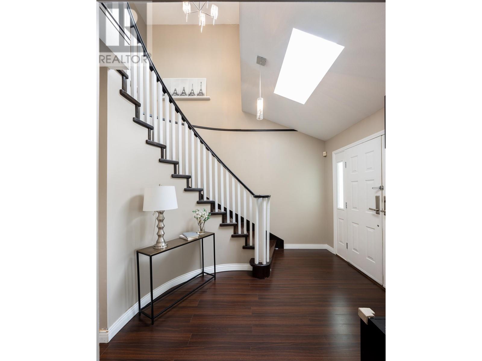 103 E 46th Avenue, Vancouver, British Columbia  V5W 1Z3 - Photo 5 - R2986161