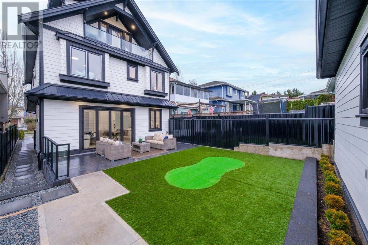 2 2750 E 5th Avenue, Vancouver, British Columbia  V5M 1N2 - Photo 2 - R2989245