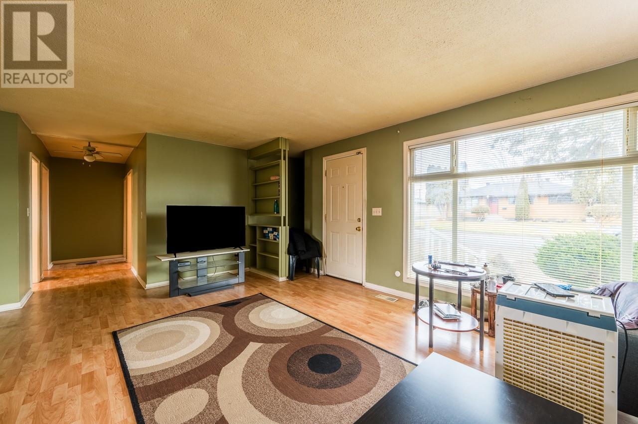Property at 417 Mulberry Avenue image 3