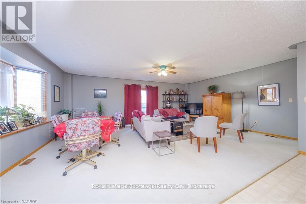 247 Broadway Street, Kincardine, Ontario  N2Z 2X9 - Photo 12 - X12076298