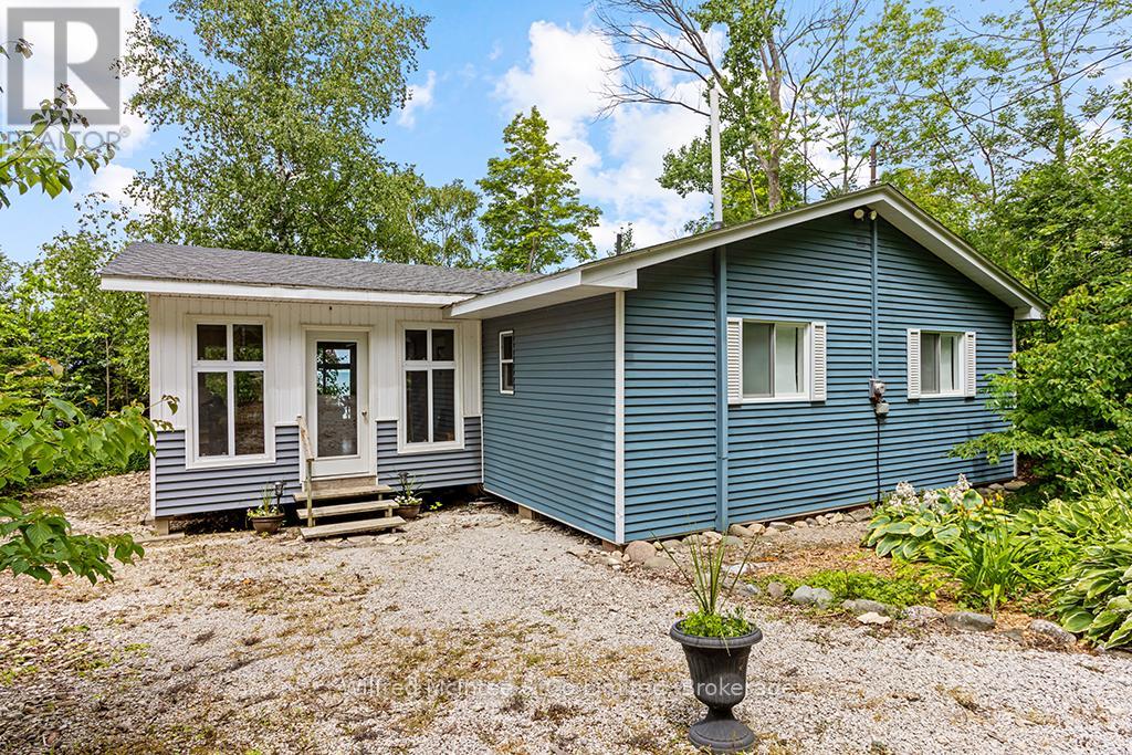 363 Bruce Road 13, Native Leased Lands, Ontario  N0H 2L0 - Photo 13 - X12076307