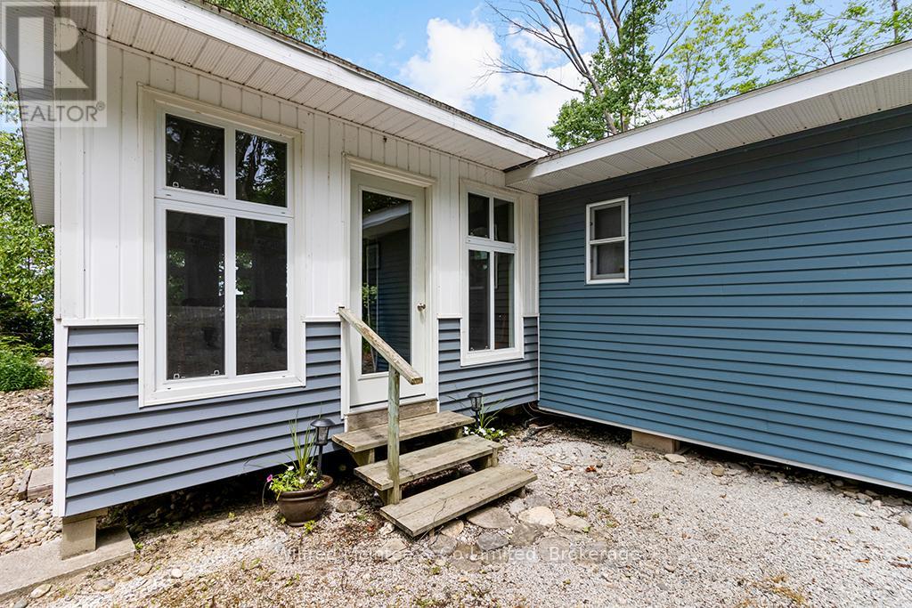 363 Bruce Road 13, Native Leased Lands, Ontario  N0H 2L0 - Photo 14 - X12076307
