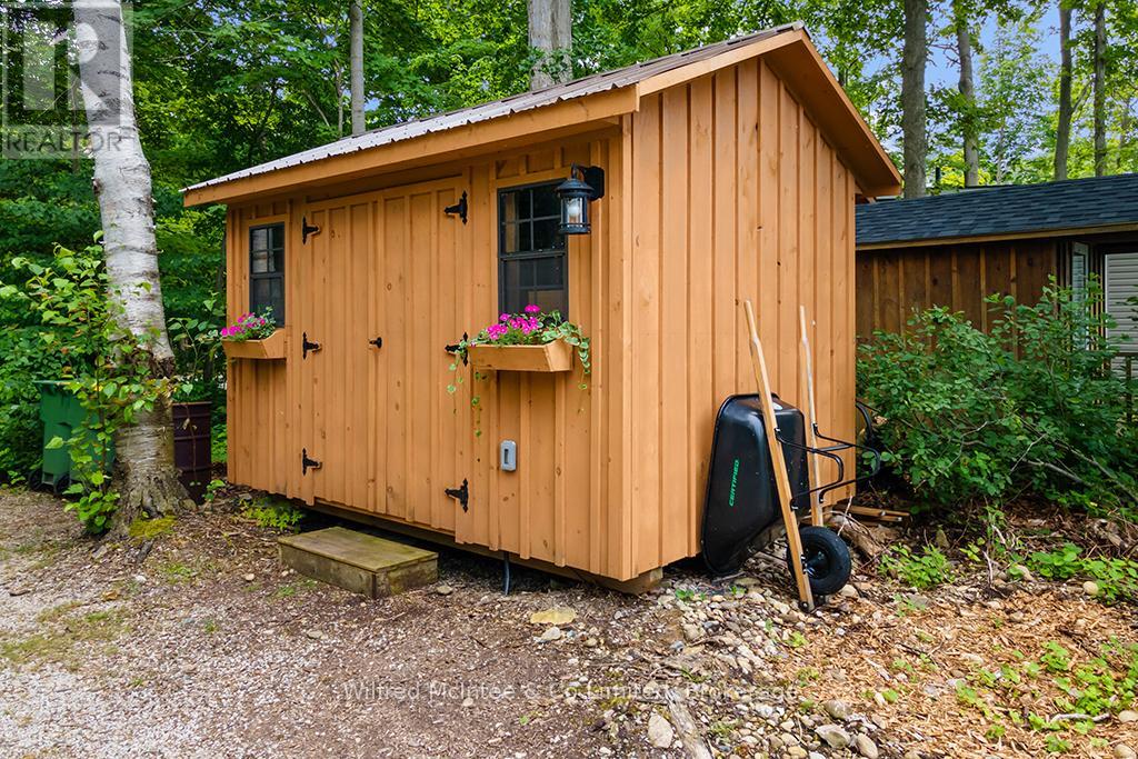 363 Bruce Road 13, Native Leased Lands, Ontario  N0H 2L0 - Photo 36 - X12076307