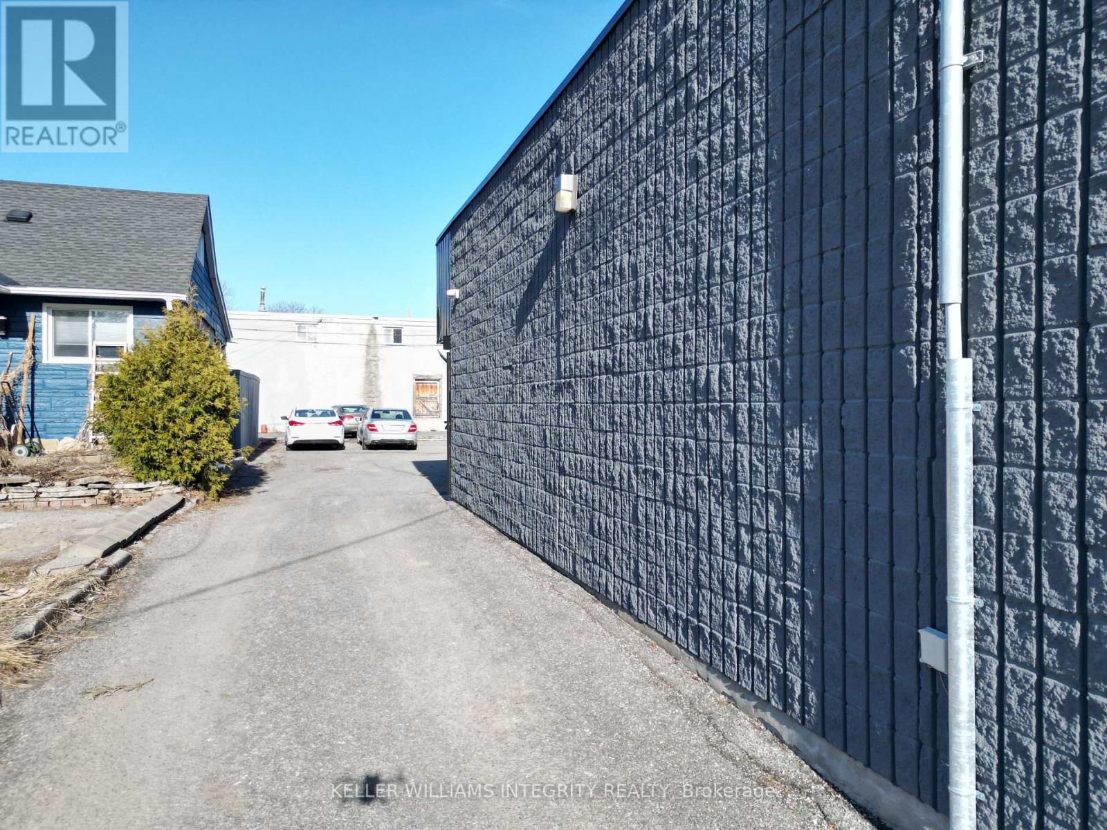 69 Kempster Avenue, Ottawa, Ontario  K2B 6M2 - Photo 10 - X12076347