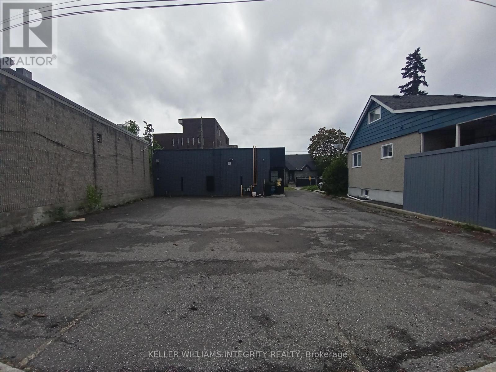 69 Kempster Avenue, Ottawa, Ontario  K2B 6M2 - Photo 4 - X12076347