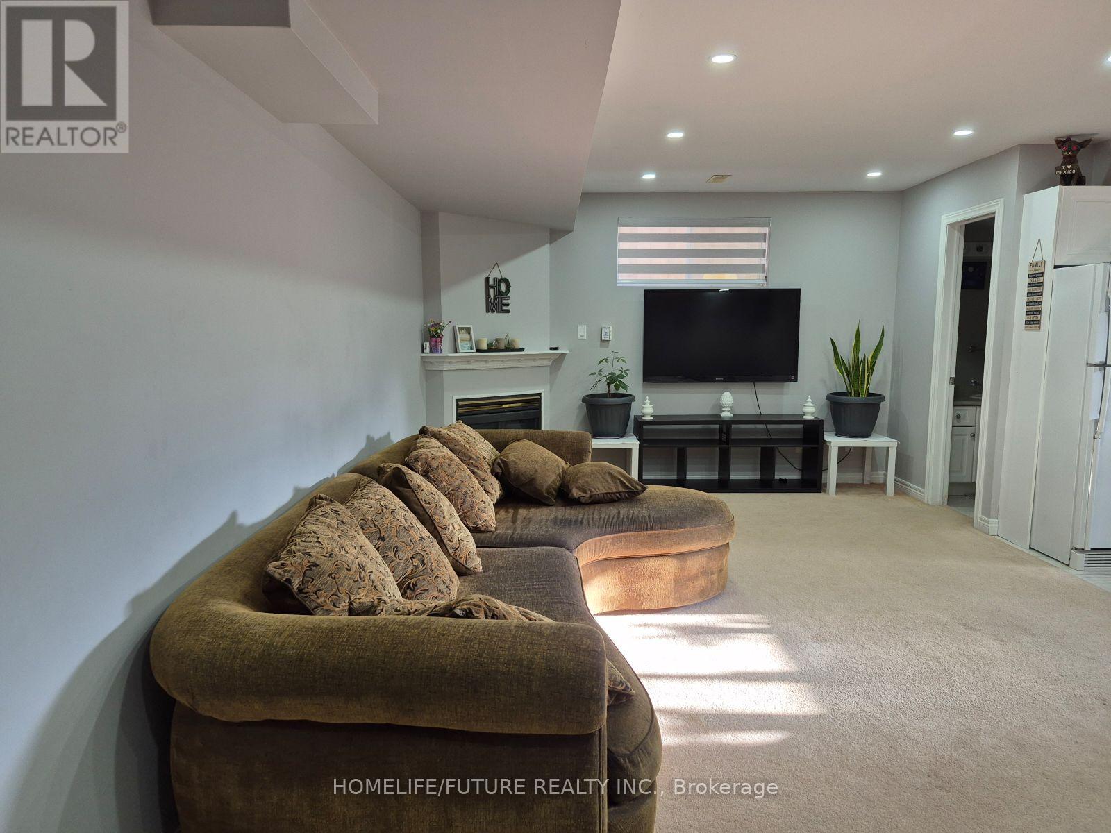 Bsmt - 1812 Woodview Avenue, Pickering, Ontario  L1V 1L4 - Photo 2 - E12076275