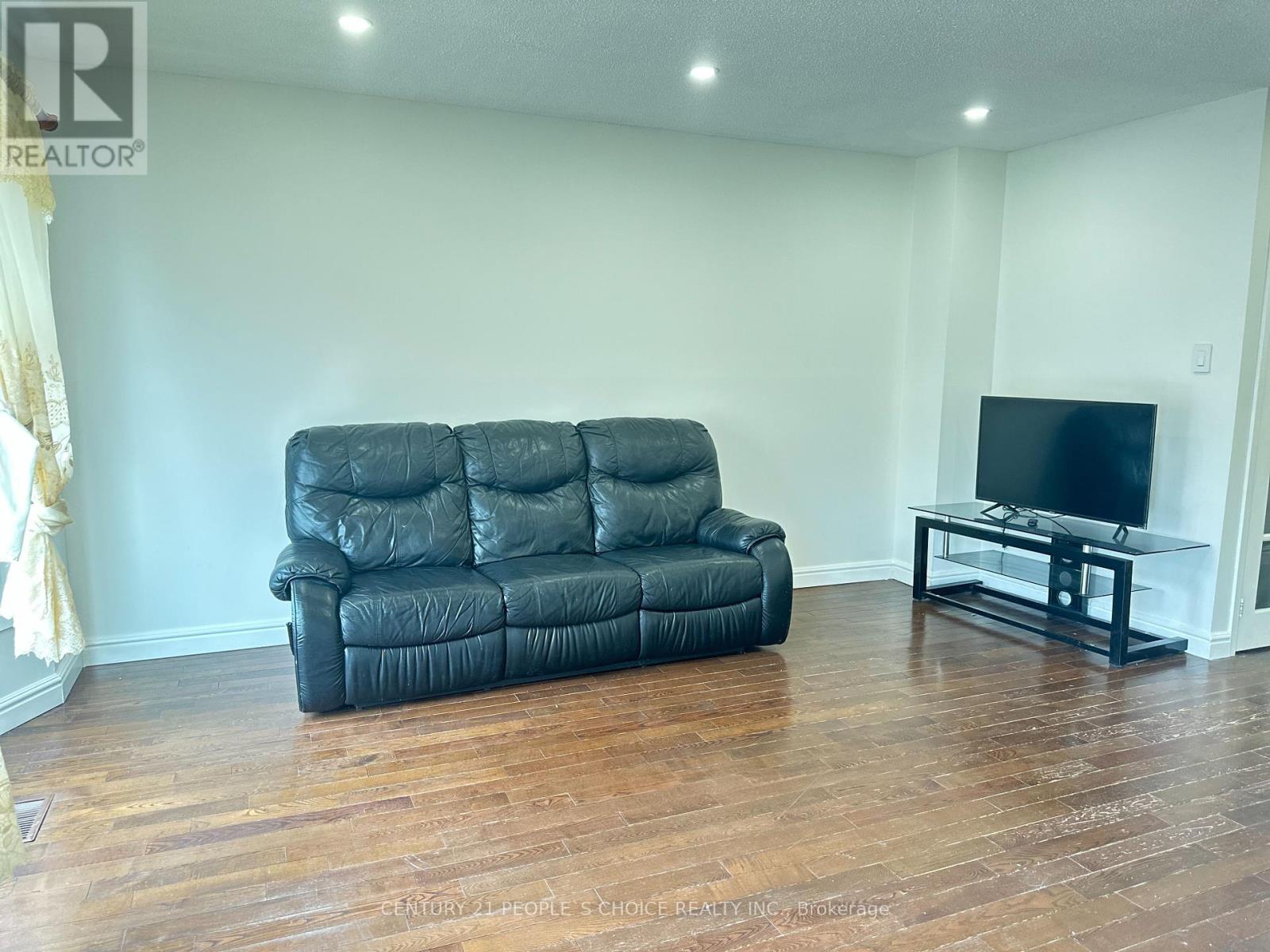 152 Observatory Lane, Richmond Hill, Ontario  L4C 8K8 - Photo 5 - N12076272