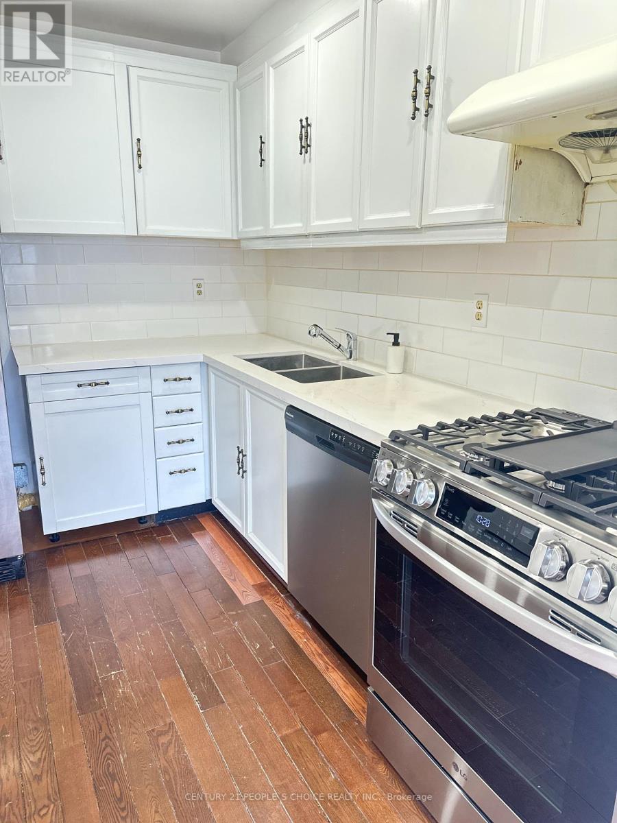 152 Observatory Lane, Richmond Hill, Ontario  L4C 8K8 - Photo 8 - N12076272