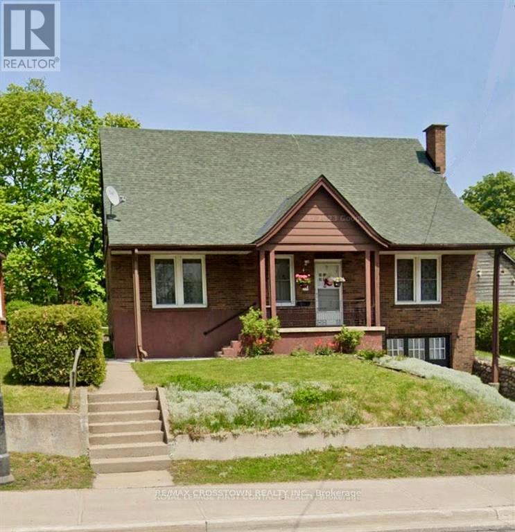 73 Toronto Street, Barrie, Ontario  L4N 1V1 - Photo 1 - S12076277