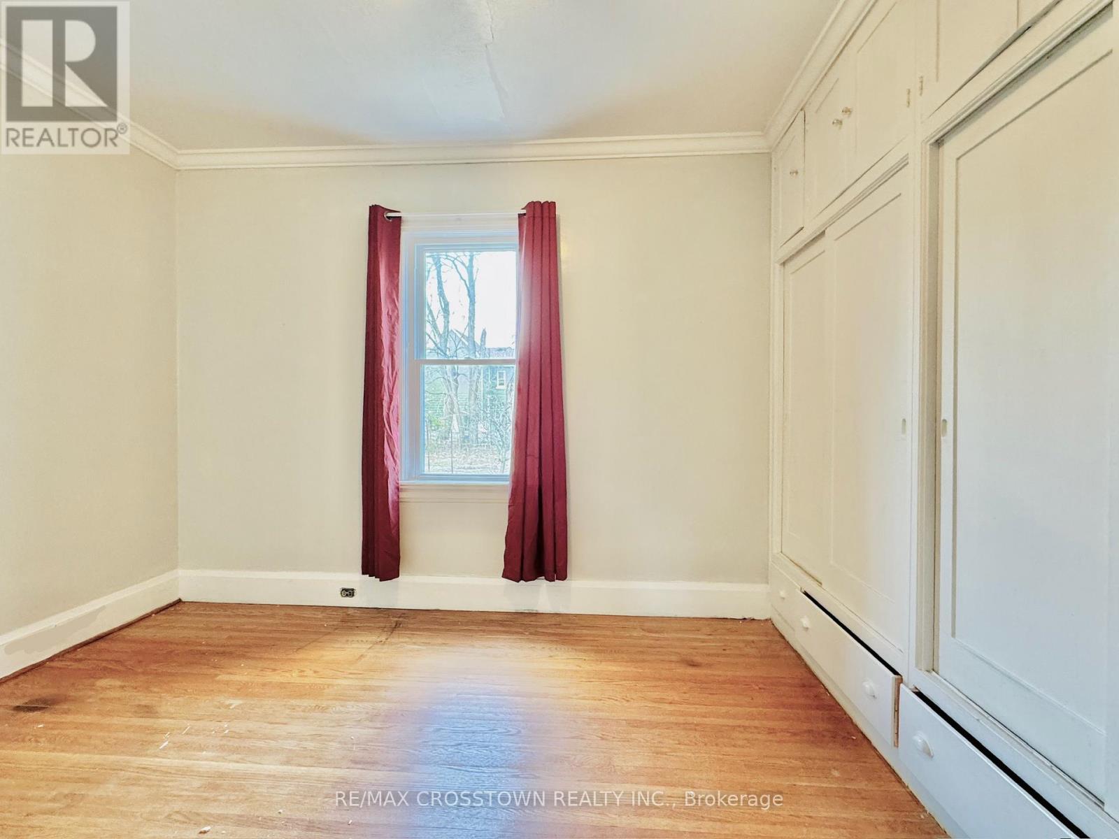 73 Toronto Street, Barrie, Ontario  L4N 1V1 - Photo 4 - S12076277