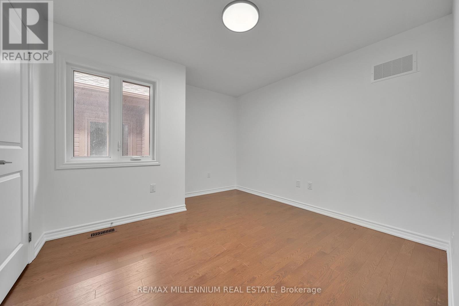 22 Phoenix Blvd Boulevard, Barrie, Ontario  L9J 0P7 - Photo 34 - S12076280