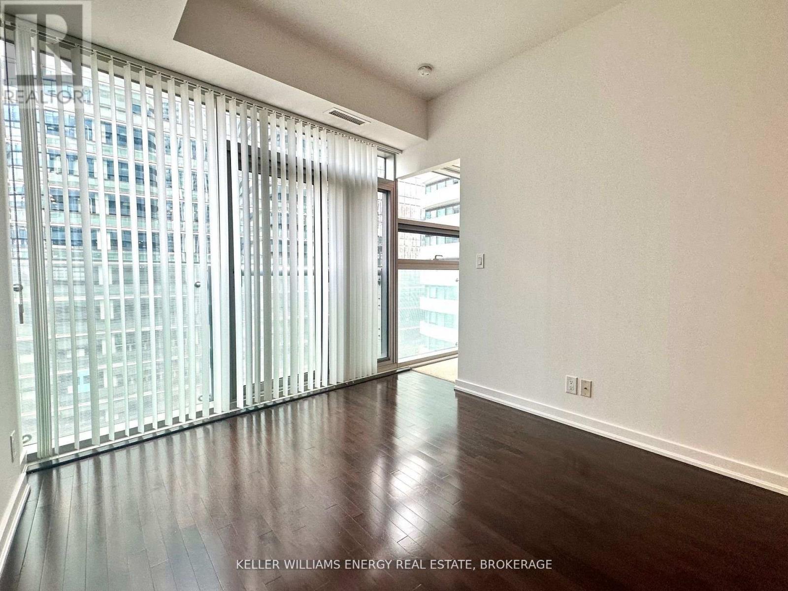 1409 - 12 York Street, Toronto, Ontario  M5J 0A9 - Photo 10 - C12013542