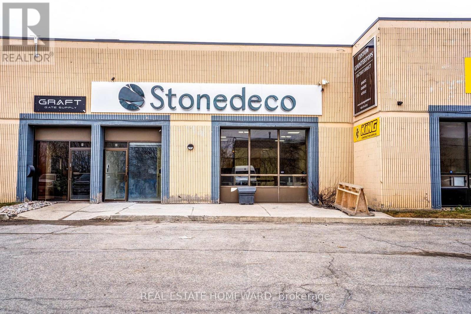 Unit 3 - 170 Bovaird Drive W, Brampton, Ontario  L7A 0H3 - Photo 1 - W12076315