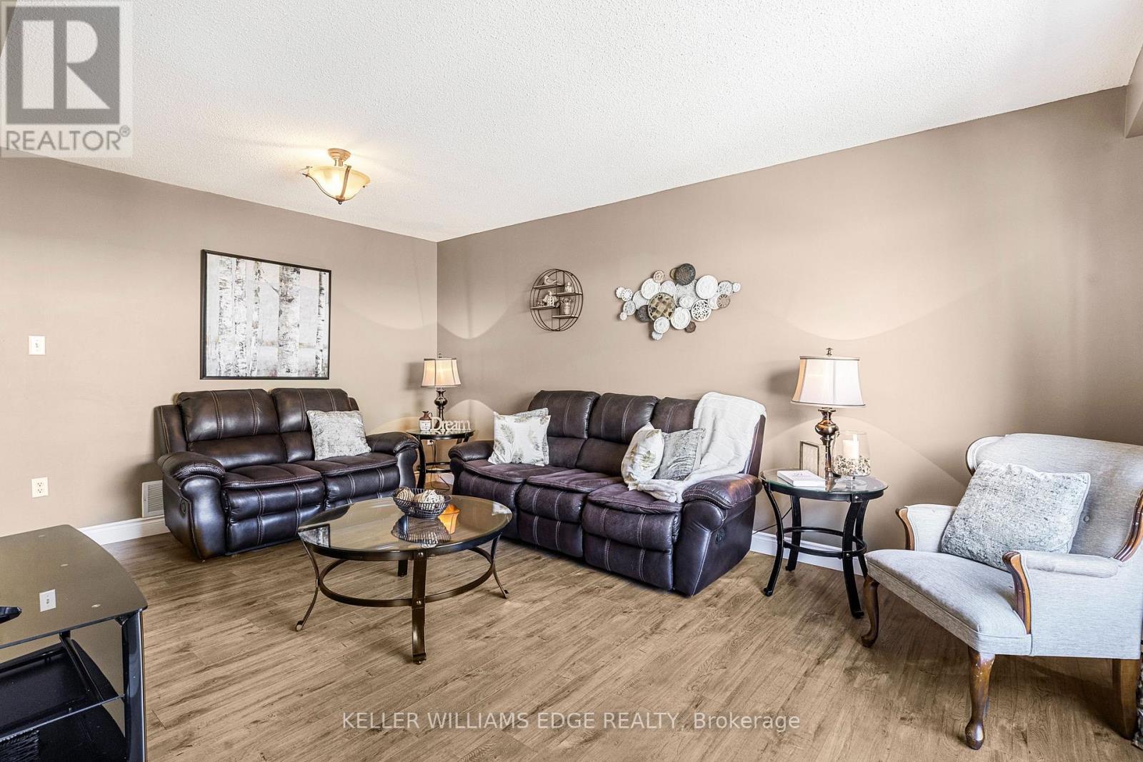 Unit 40 - 104 Frances Avenue, Hamilton, Ontario  L8E 5X3 - Photo 12 - X12076313
