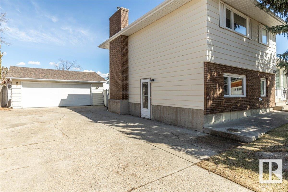 Property at 4102 43A AV image 3