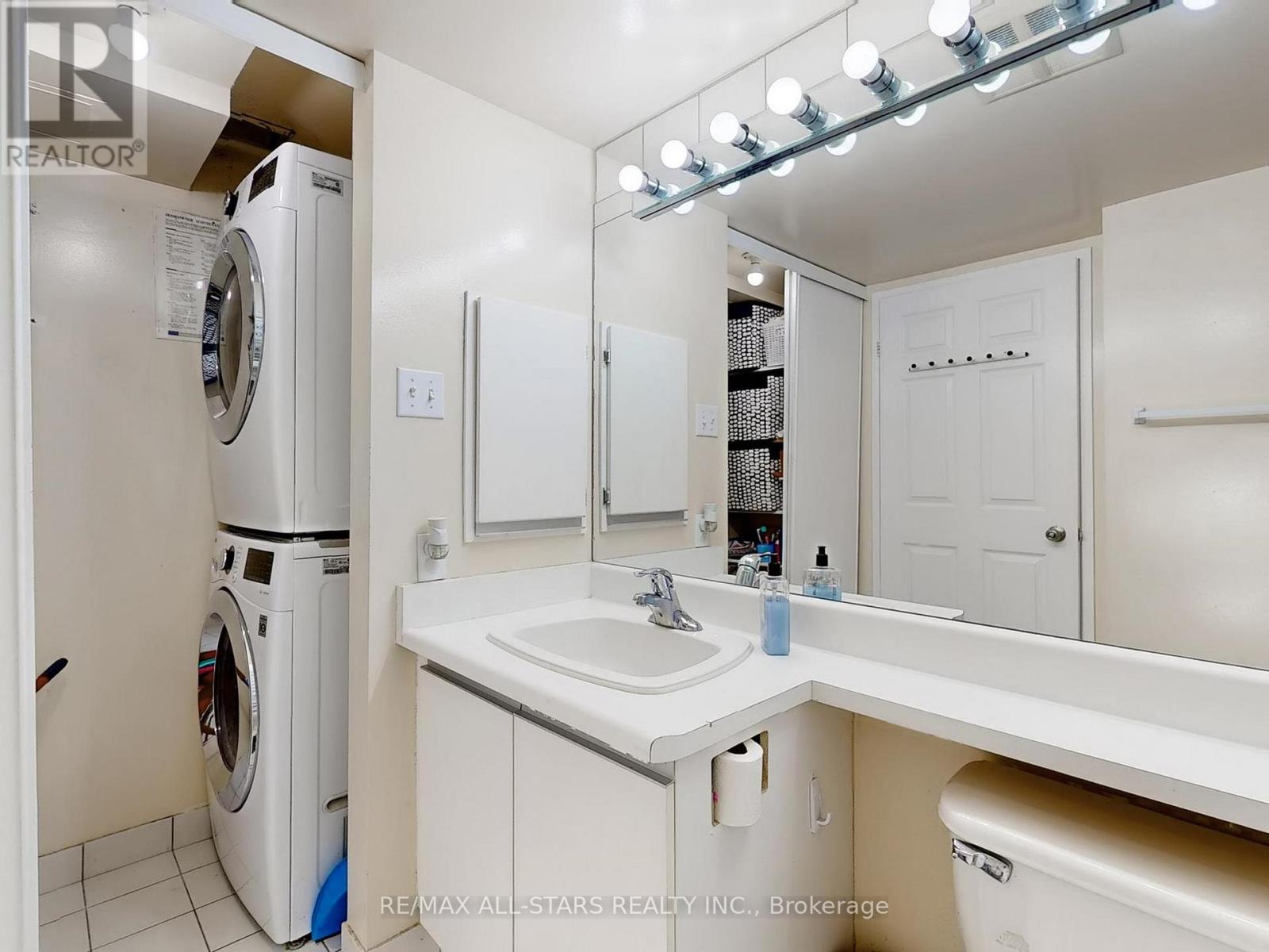 707 - 12 Laurelcrest Street, Brampton, Ontario  L6S 5Y4 - Photo 20 - W12074764