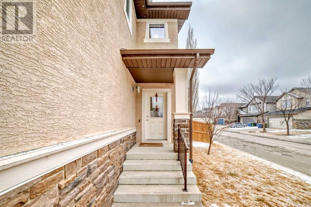 Property at 103 Aspen Hills Close SW image 3