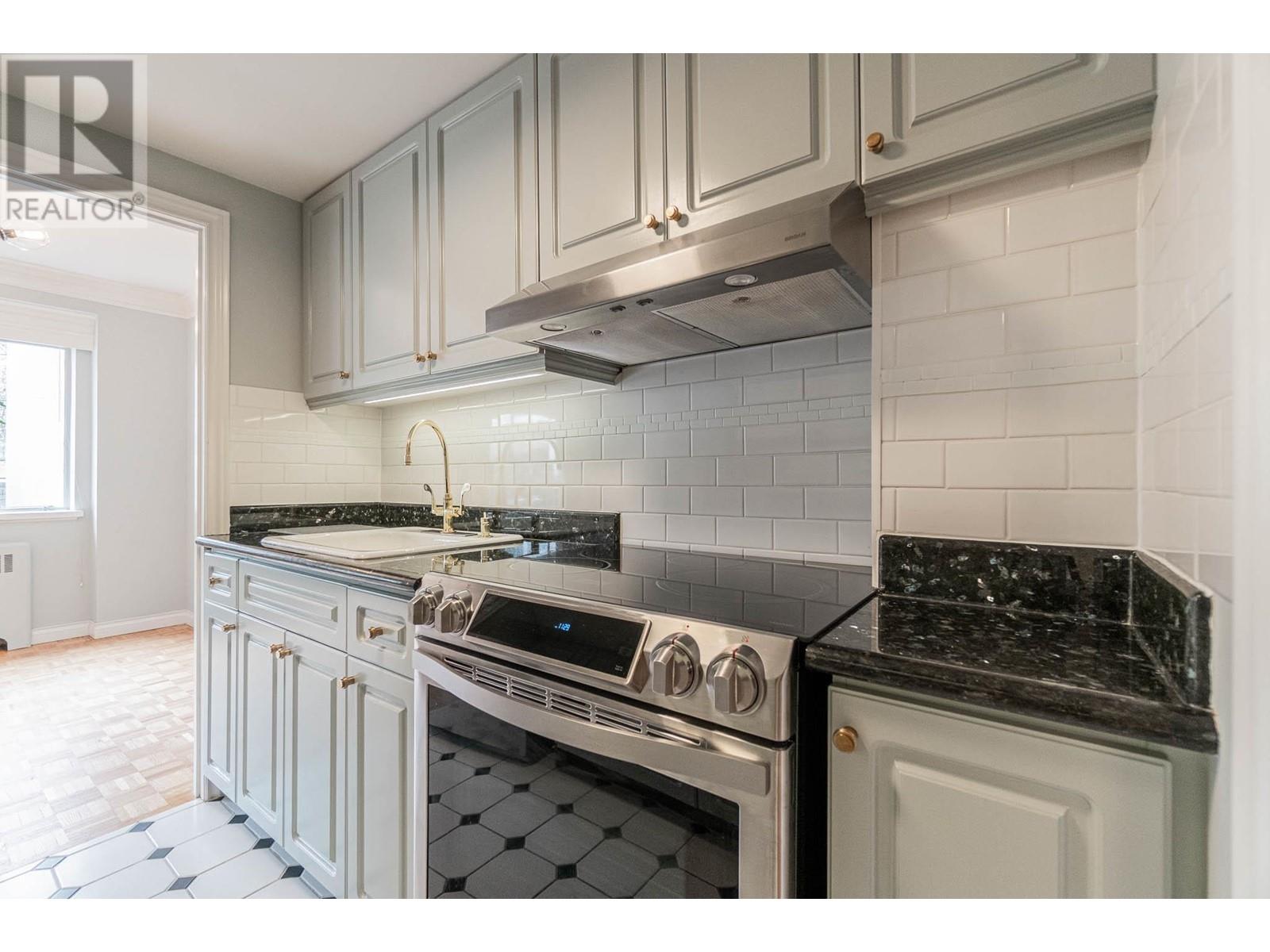 106 1949 Beach Avenue, Vancouver, British Columbia  V6G 1Z2 - Photo 14 - R2989277