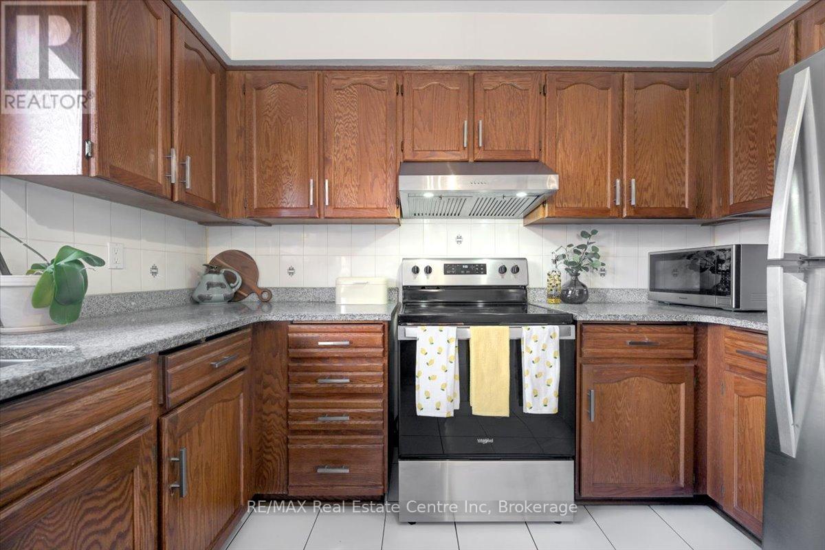 15 Glitter Road, Vaughan, Ontario  L4L 7W2 - Photo 12 - N12041570