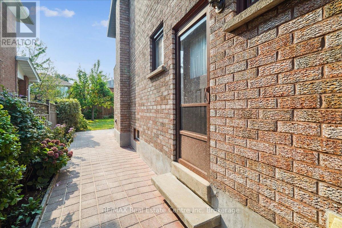 15 Glitter Road, Vaughan, Ontario  L4L 7W2 - Photo 37 - N12041570