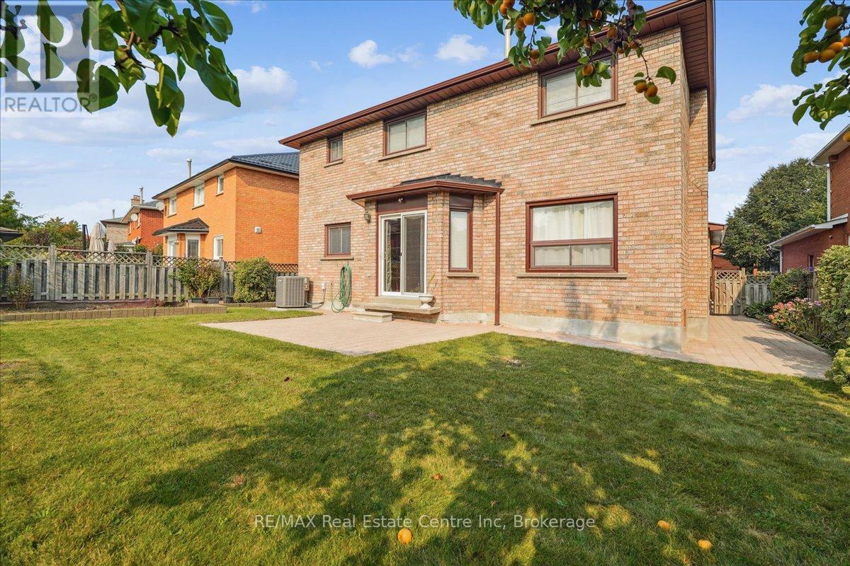 15 Glitter Road, Vaughan, Ontario  L4L 7W2 - Photo 38 - N12041570